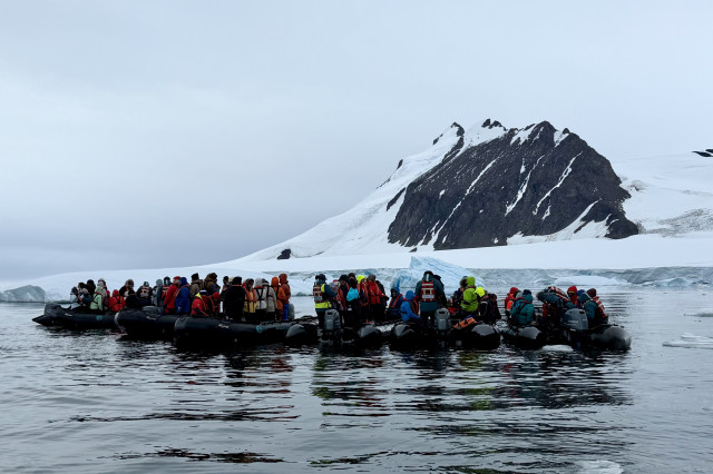 Antarctic explorers 