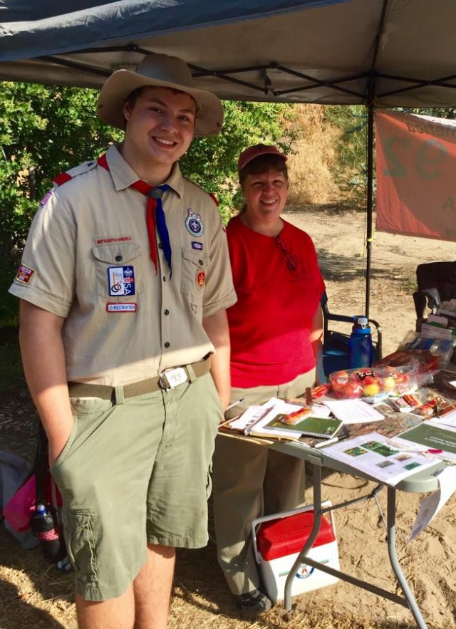 Bret and Bryn Potter greet the Bioblitzers as they arrive at O&#039;Melveny Park.  photo: Lisa Gonzalez