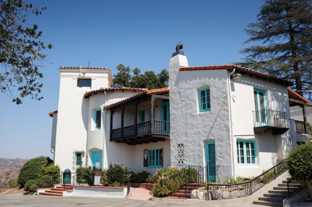 front view of the hart museum