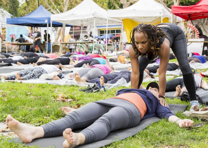 Yoga in the park 